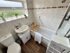 Family Bathroom- click for photo gallery